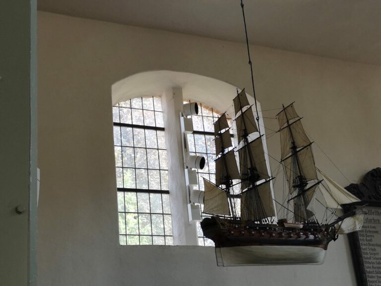 Schiffsmodel aus der Seemannskirche in Prerow